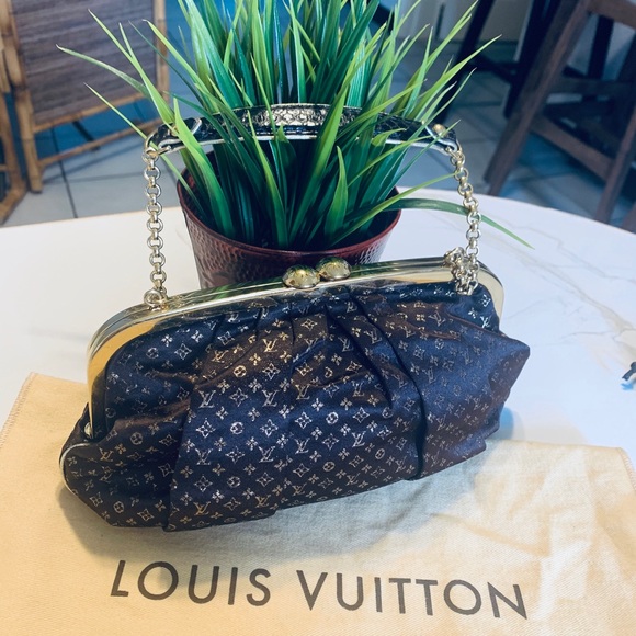 LOUIS VUITTON AUMONIERE CHAIN HAND BAG MONOGRAM - Picture 2 of 8